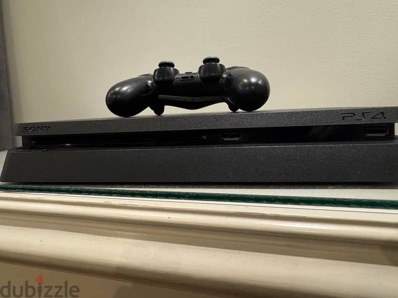 Playstation 4 slim 3