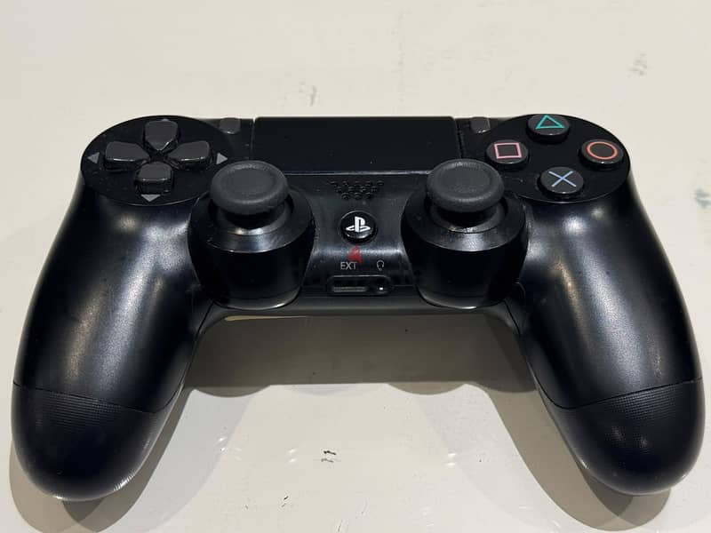 Playstation 4 slim 5