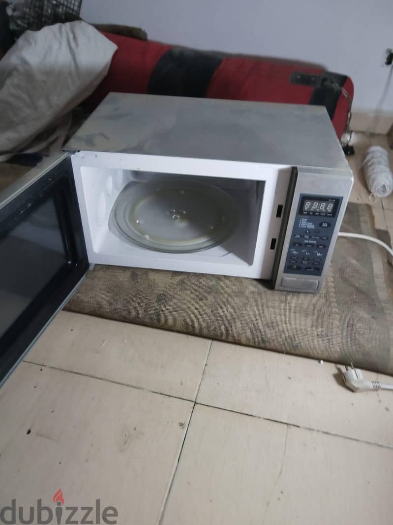 microwave for sale perfect condition 1