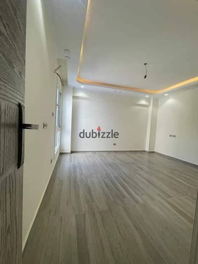 Fully Finished Apartment for Sale in Fifth Square New Cairo –RTM, ACs Installed, Prime Location with a Stunning Lands