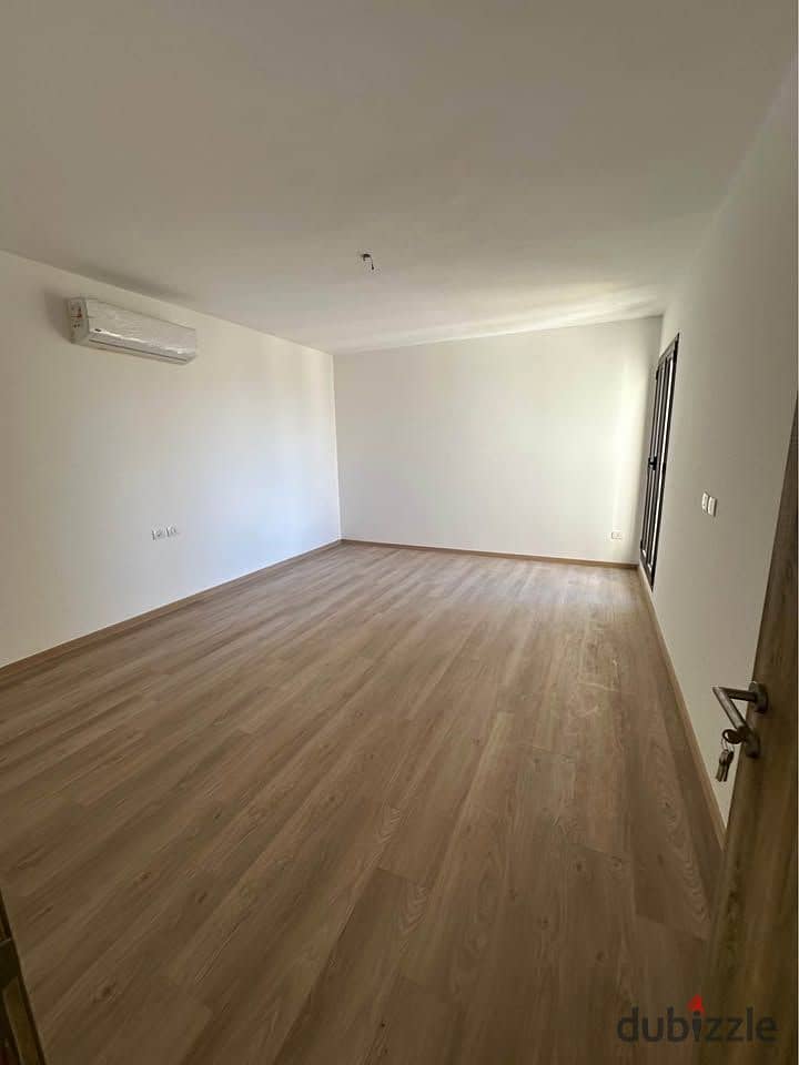 شقة بـ٣ غرف نوم في كومباوند فيفث سكوير، صورة ١٠ من ١٠