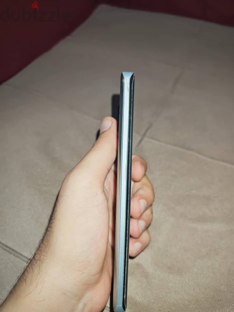 Realme GT 6 4