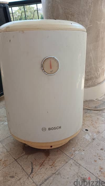 سخان كهربائي بوش Bosch سعة 50 لتر يعمل بكفاءة للبيع
