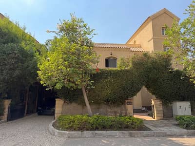 Villa Model x for sale wide garden view