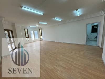 *Office for Rent 250 m², Licensed, Air-Conditioned, Prime Location, Degla Maadi*