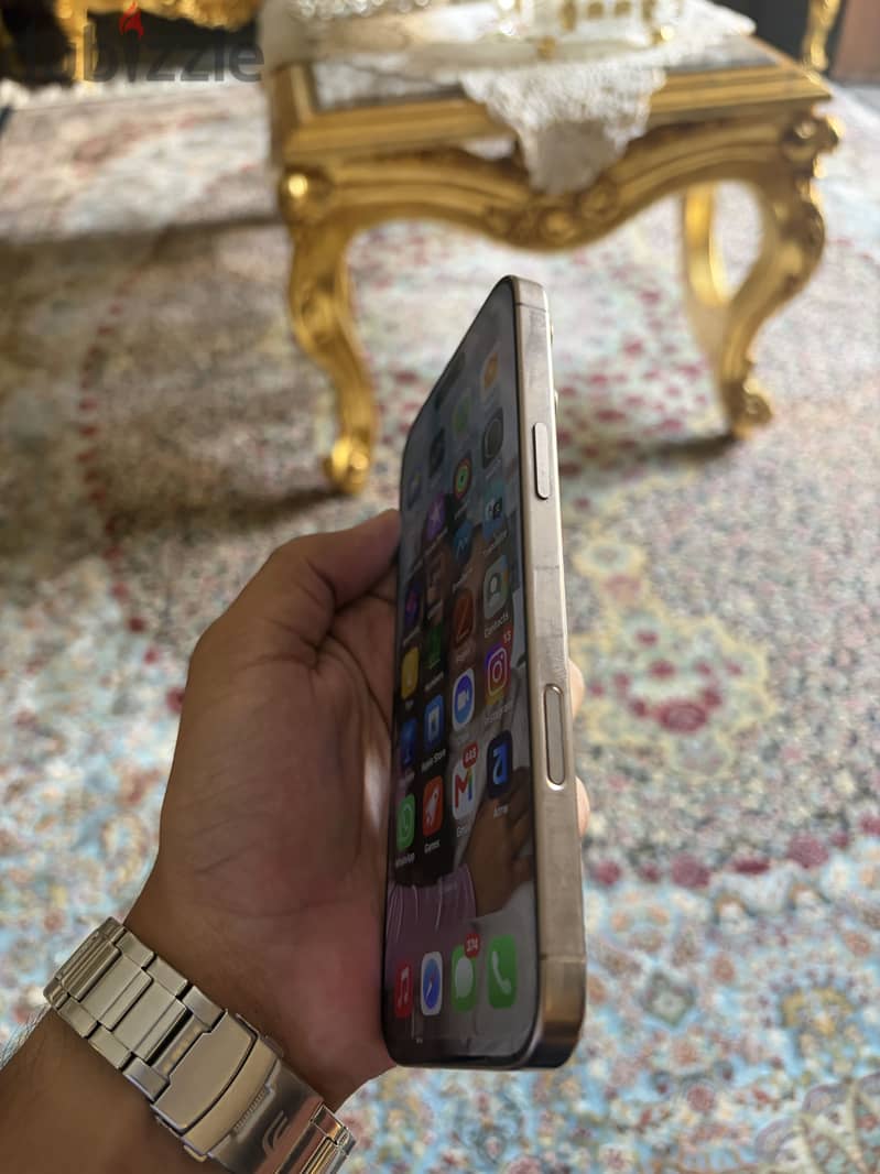 iPhone 16 Pro Max battery 98% 2