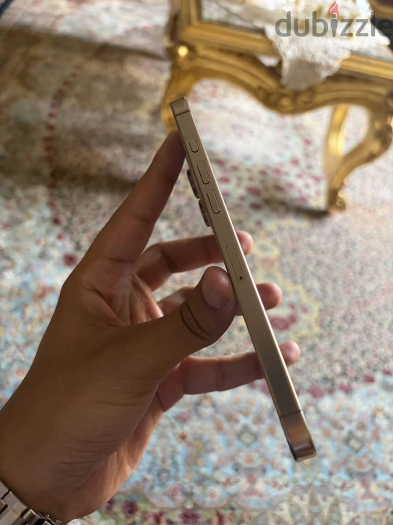 iPhone 16 Pro Max battery 98% 3