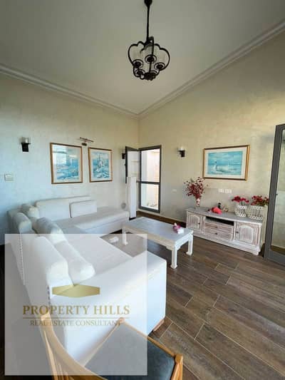 A great deal on a 128 sqm chalet for sale with a special cash discount. The price will be reduced even further if a buyer is ready to purchase it. Located in Ramla, a development by Markaz in the heart of Ras El Hekma