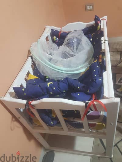 سرير اطفال هزاز كامل بالمرتبة
