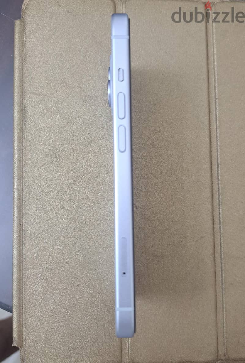 Apple - iPhone 15 7