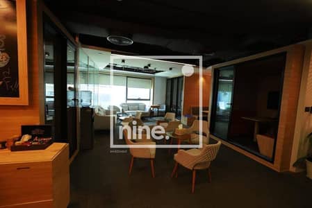 افضل موقع في شارع التسعين الجنوبي | خطوات من الجامعة الأمريكية  | مكتب متشطب بالكامل للإيجار  Fully Finished Office| 550 متر مربع | 1,600 جنيه للمتر**