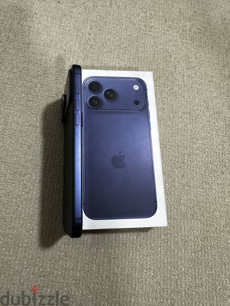 Apple - iPhone 17 Pro Max 2