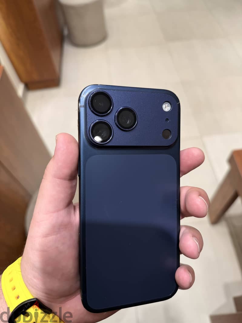 Apple - iPhone 17 Pro Max 4