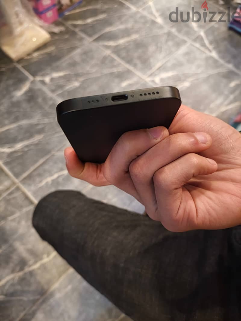 Apple - iPhone 16e 1