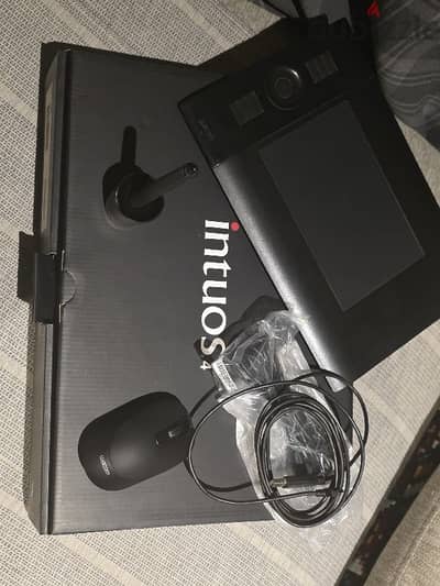 جرافيك تابليت wacom intuos 4
