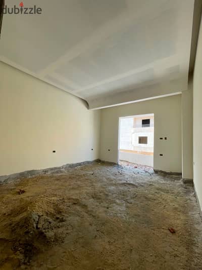 Opportunity for sale in West Sumid, Al-Qasoor and Villas, private entrance and private garden, duplex