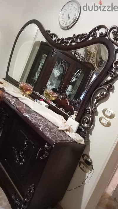 سفره ٦ كراسي + بوفيه بمرايه كبيره فرصه نادره بحاله الجديد جدا