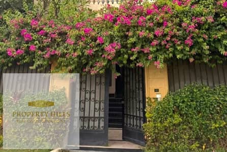 Twin House Villa Two Floors in NMQ Sheikh Zayed from Melee directly on Dahshur Link and in front of Hassan Allam and next to Palm Hills