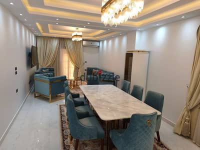 شقه فاخرة اول سكن للايجار بالبنفسج عمارات بالقرب من شارع التسعين الشمالي ومول ووترواي وكارفور ومحور محمد نجيب التجمع الأول القاهرة الجديدة