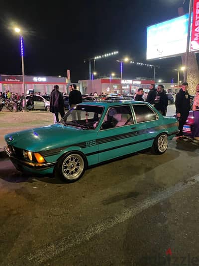 بي ام دبليو 320 1981
