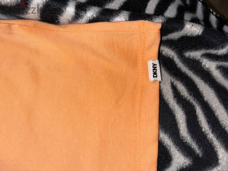 Dkny teeshirt size (18/20) 2