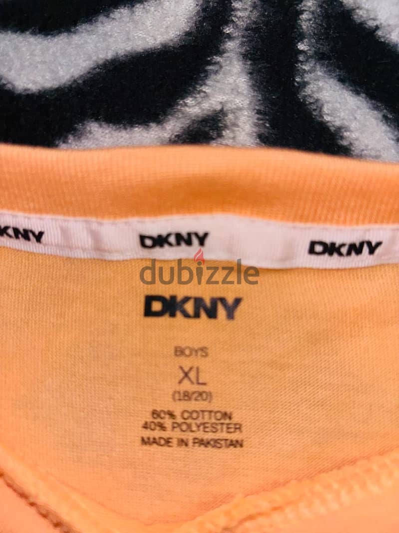 Dkny teeshirt size (18/20) 3