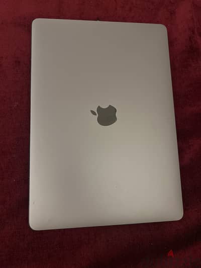 Macbook pro m1 13 inch like new with box