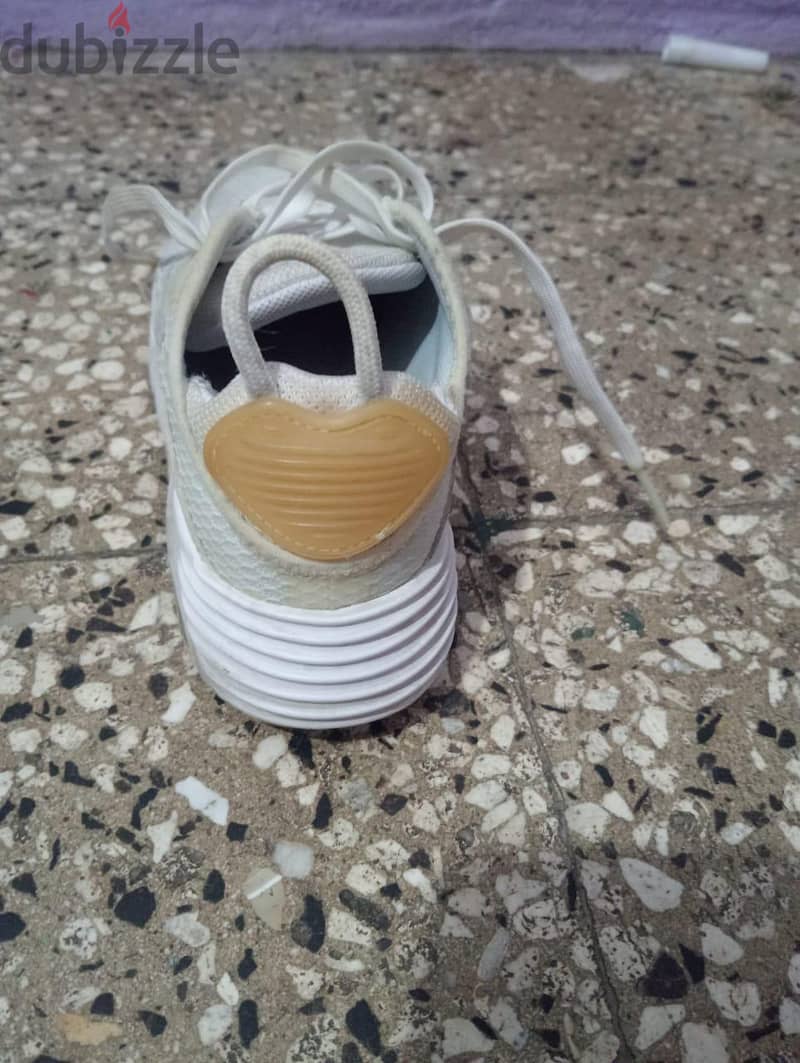 كوتش نايك 4