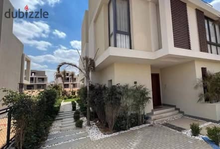 تاون هاوس جاهز للسكن في جولف اكسنتشن من بالم هيلز