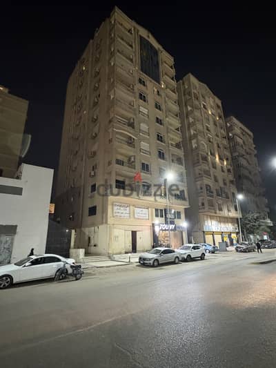 محل تجارى للبيع بالمهندسين امام نادى الزمالك 490 م