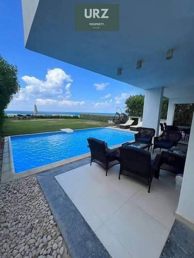 بمقدم 3,5 مليون فقط أمتلك فيلا مع Private Pool  وأستمتع برؤيه كامله للبحر من الدور الأرضى فى ازها راس الحكمه بجوار واترواى مدن و سمر كالى كوست