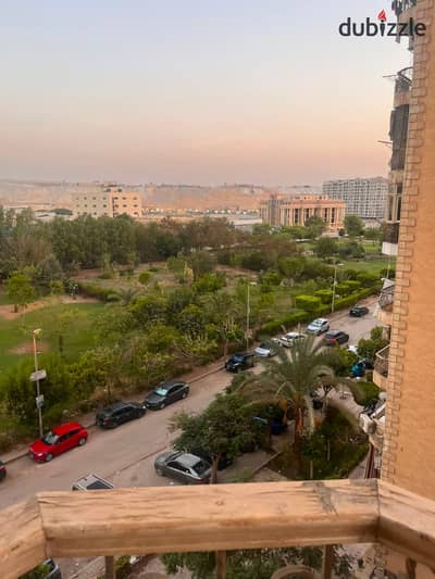 A new law apartment for rent with three rooms, a bathroom, a kitchen, and a reception of three pieces. Old electricity meter and natural gas. The location is extremely distinctive, one minute to Wadi Degla Club and the school complex, and a quarter of an hour to the Fifth Settlement, also close to the Fifty Mall. A very distinctive vital location, there is also green space and a view from the apartment.