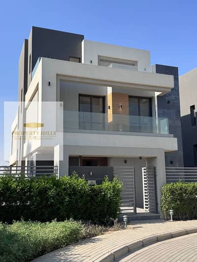 Villa for sale in the Fifth Settlement in El Patio Town Compound next to the American University