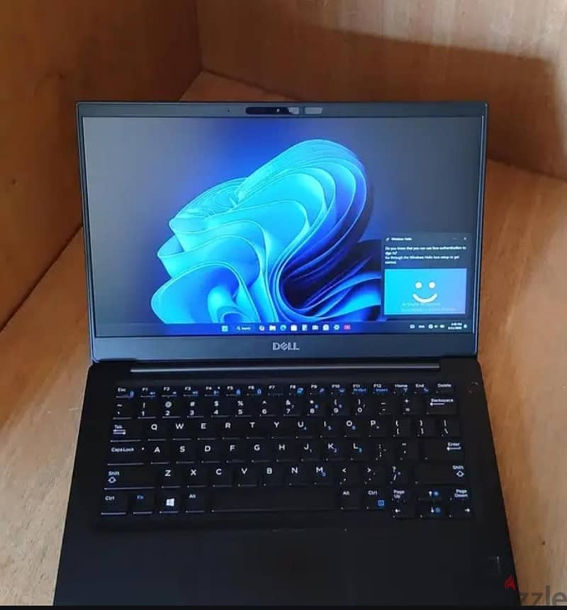 Dell Latitude 7390 1
