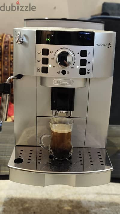 ديونجي ماجنفيكا  اس اوتوماتيك بالكامل بها مطحنه De'Longhi magnfica s