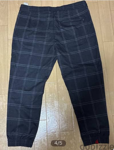 بنطلون جوجر زارا (ZARA) كاروهات رمادي صناعة تركي بنطلون جوجر زارا (ZARA) كاروهات رمادي صناعة تركي