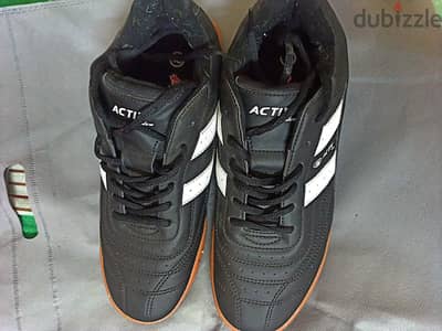 حذاء  رياضى للبيع  ماركة activ . . . أبو علاء