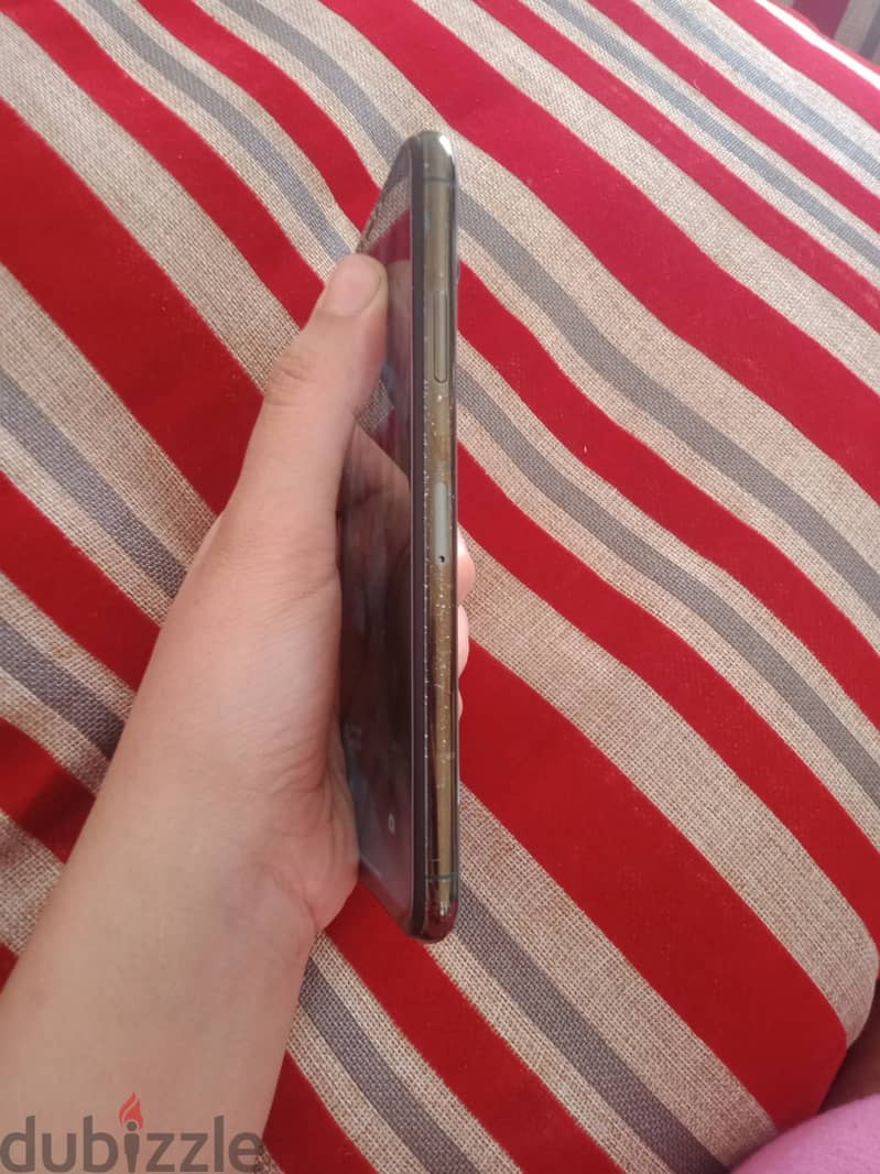Apple - iPhone 11 Pro Max 4