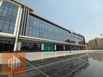 محل للإيجار 221 -  محور جمال عبدالناصر- القاهرة الجديدة
