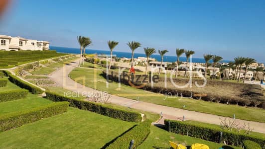 شالية مميز للبيع بالعين السخنة فى لافيستا 6 يطل على البحر و حمام السباحه بمساحة 120 متر وبسعر مثالى جـداً!