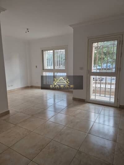 An opportunity to own a 55m studio in b12 Madinaty at a special price and a great location in front of the services
