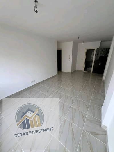 For rent a shot in Madinaty area of 107 meters in B12