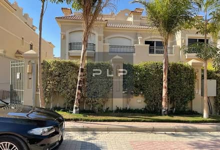 توين هاوس بسعر لقطه متشطب الترا سوبر لوكس جاهز للسكن لوكيشن مميز للبيع باقل سعر في كمبوند الباتيو 2 - التجمع