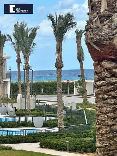 علي البحر فيلا  متشطبة  و مفروشة بالكامل للبيع في مراسي - الساحل الشمالي