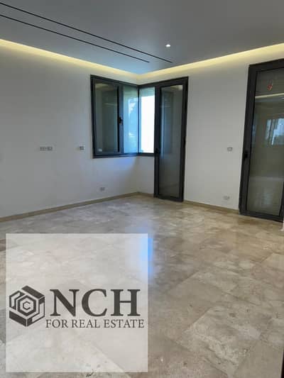 # شقة أرضي بحديقة للإيجار في SODIC Eastown  للإيجار شقة مميزة **Ground Floor with Private Garden** داخل **SODIC Eastown**، تتمتع بموقع راقٍ