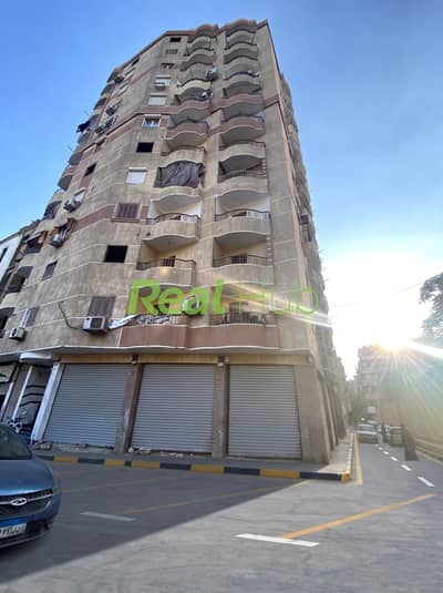 اخر اكبر محل 288 متر  بسعر لقطه في قلب العباسيه