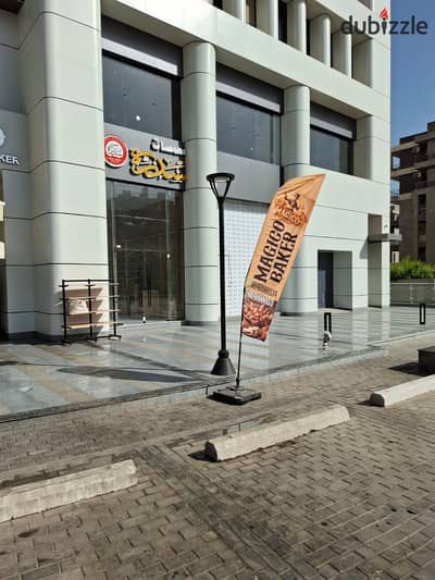 للايجار محل ١٣٤متر في مول سيلفر جيت مدينة الشيخ زايد دور اول واجهة بالكامل علي الشارع الرئيسي