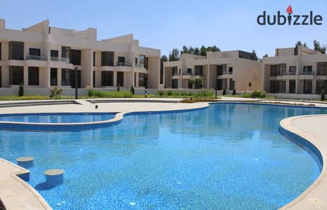 Town house 260m pool view Ready to move in Sheikh Zayed In front of Beverly Hills