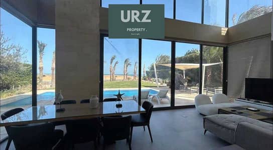 فيلا فاخرة استاندالون 7 غرف fully seaview بالتكيفات + private pool في راس الحكمة الساحل الشمالي بالقرب علم الروم وسي شور وسيلفر ساندز للبيع