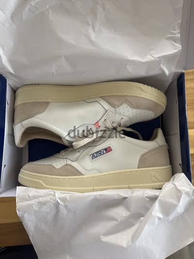 Autry - medalist low - brand new size 45